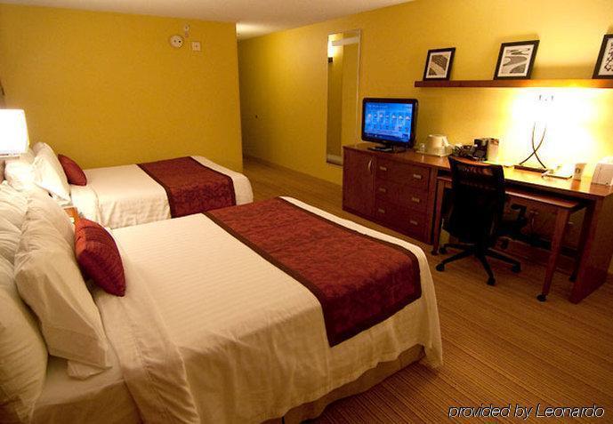 Courtyard By Marriott Monroe Airport Hotel Room photo