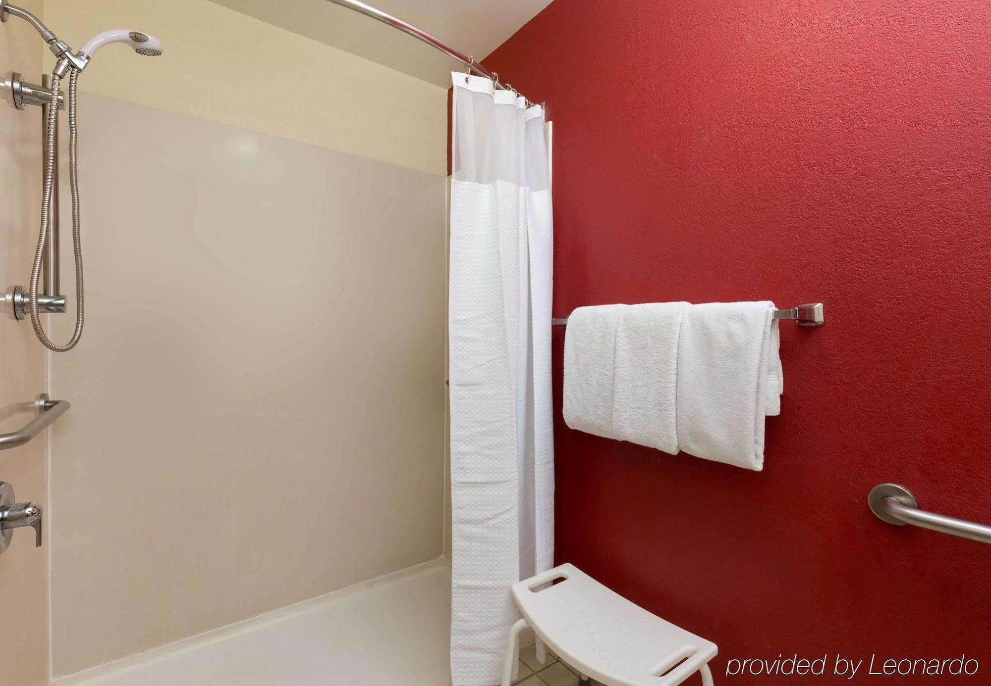 Courtyard By Marriott Monroe Airport Hotel Exterior photo