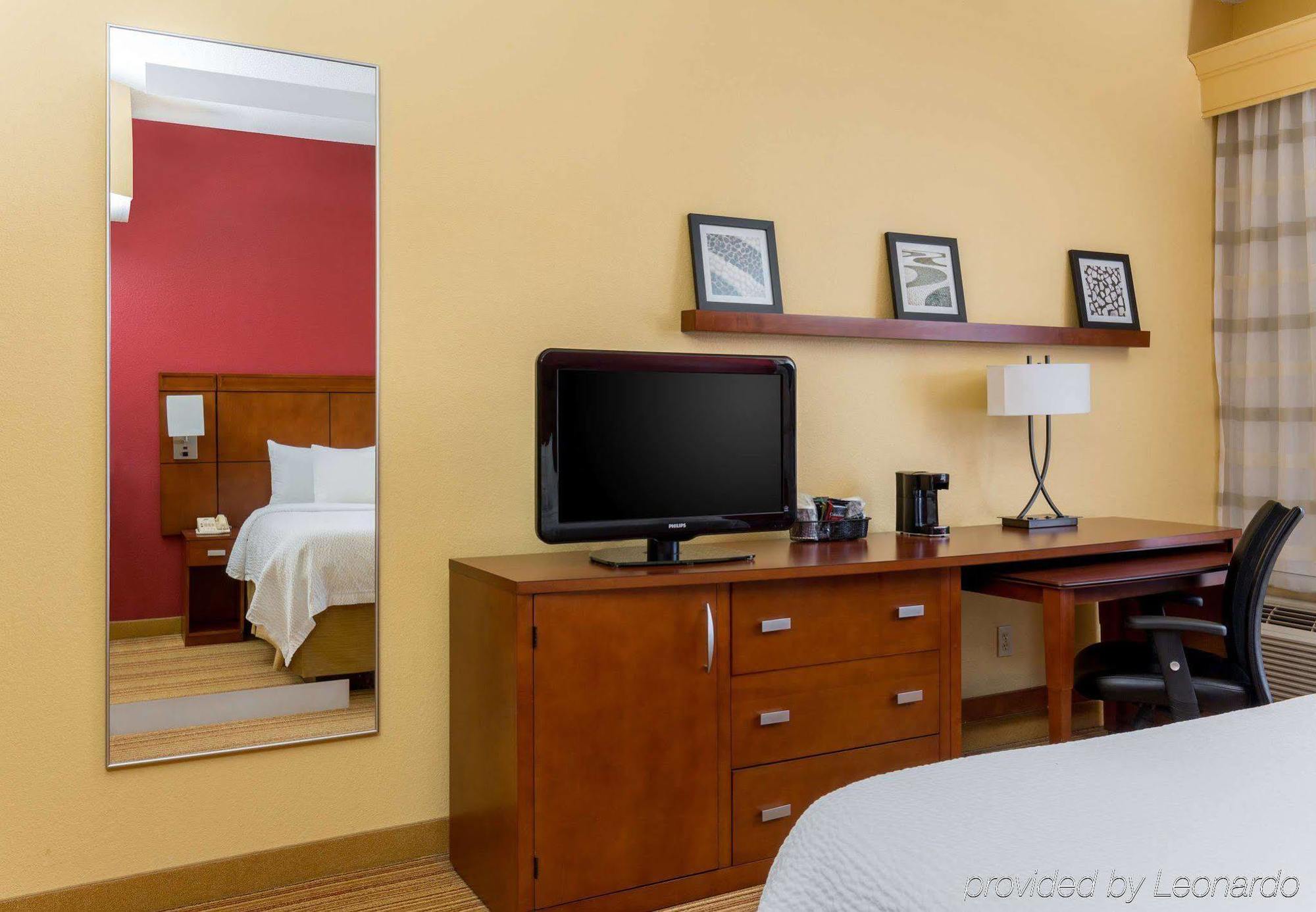 Courtyard By Marriott Monroe Airport Hotel Exterior photo